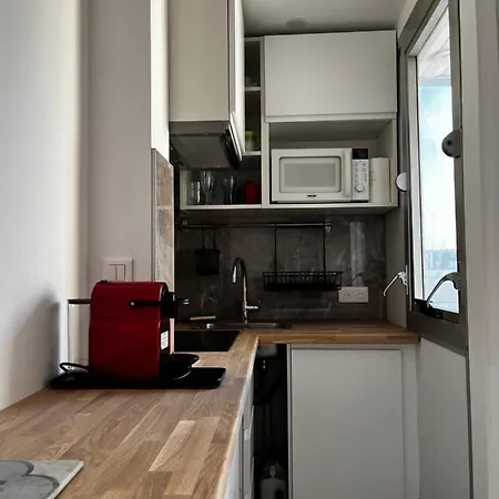 Tour Eiffel-montparnasse Joli Studio Apartment