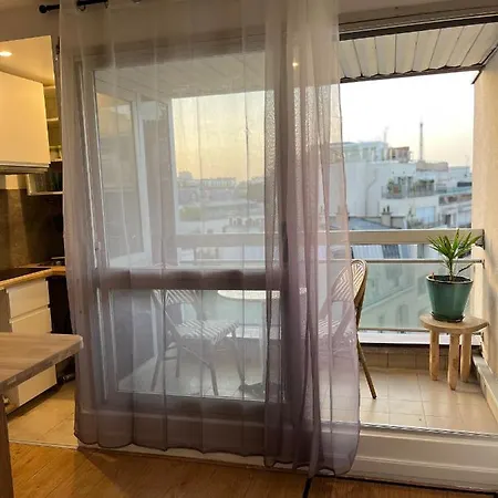 Tour Eiffel-montparnasse Joli Studio Apartment