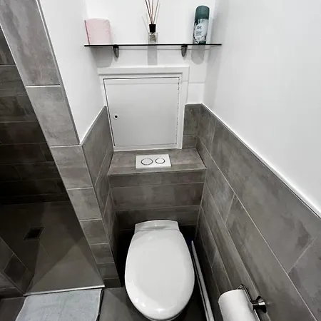 Tour Eiffel-montparnasse Joli Studio Apartment *