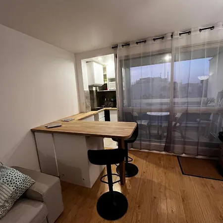 Tour Eiffel-montparnasse Joli Studio * Parijs